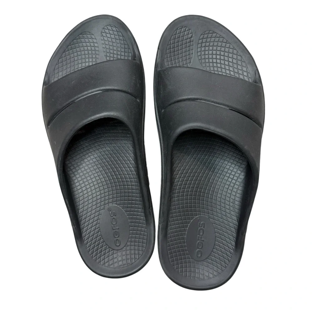 Oofos UNISEX‎ Black Slide Sandals m7 w9